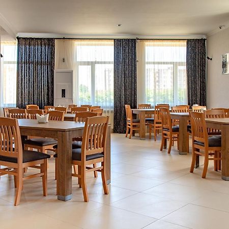 Zig Zag Hotel Kamjanets-Podilsky Buitenkant foto