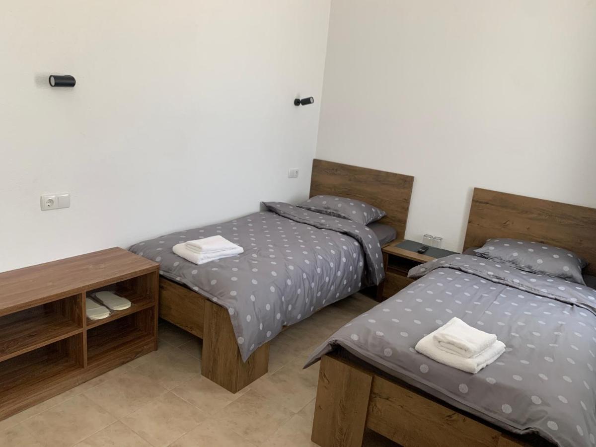 Zig Zag Hotel Kamjanets-Podilsky Buitenkant foto