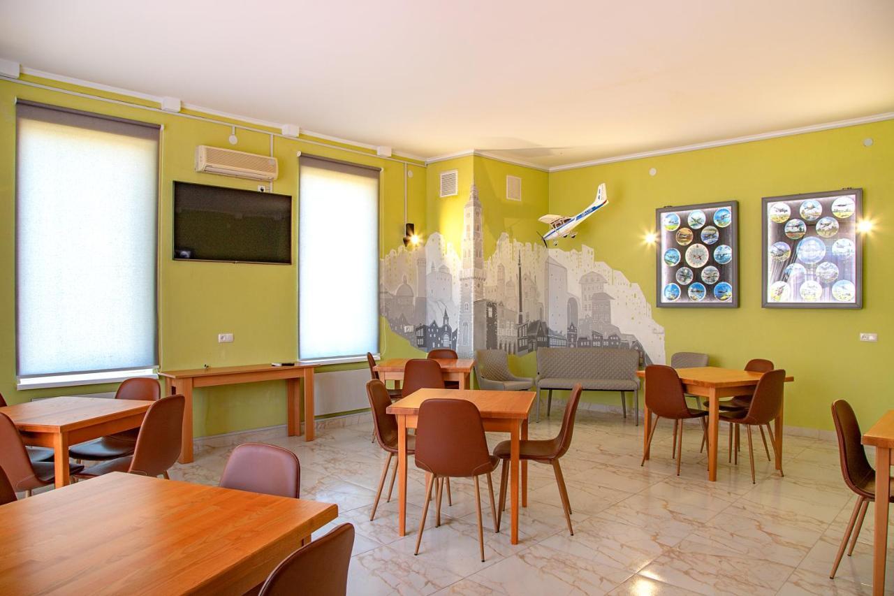 Zig Zag Hotel Kamjanets-Podilsky Buitenkant foto